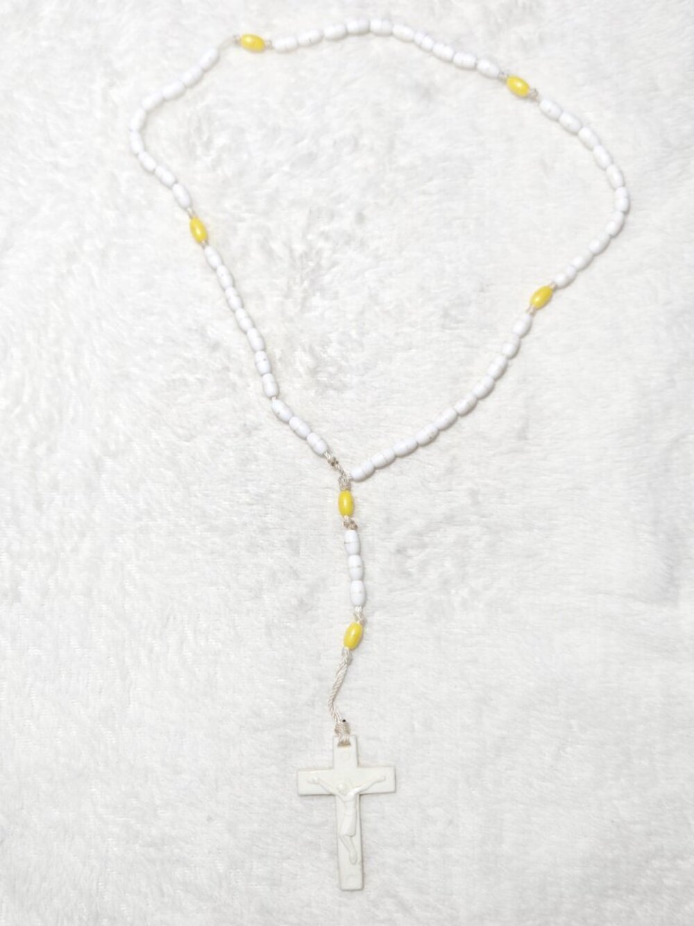 ✝️Banana Yellow & White Cross Catholic Daily Praying Rosary Beads Holy